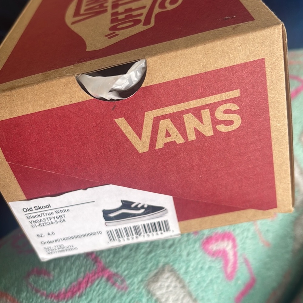 Vans - Picture 3 of 3
